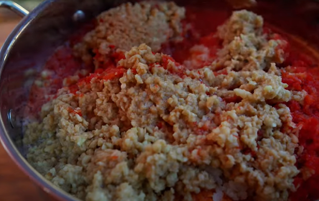 Как приготовить вкусную аджику: рецепт закуски и советы в приготовлении